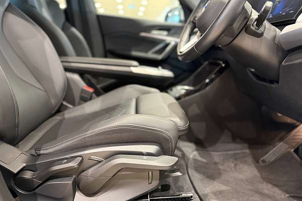 2024 BMW iX1 eDrive20 xLine U11