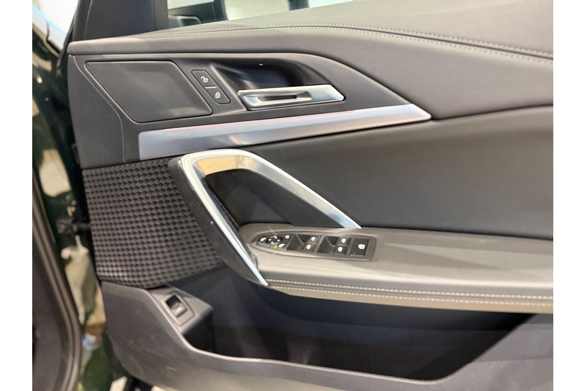 2024 BMW iX1 eDrive20 xLine U11