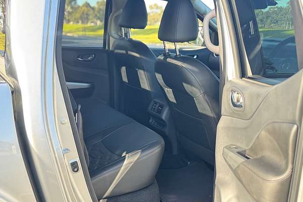 2025 Nissan Navara ST-X D23 4X4