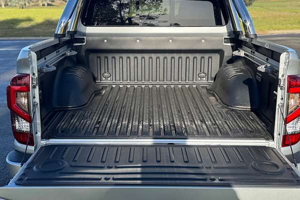 2025 Nissan Navara ST-X D23 4X4