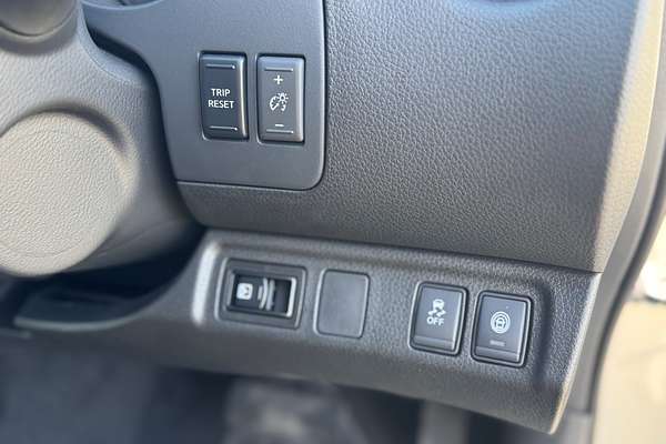 2025 Nissan Navara ST-X D23 4X4