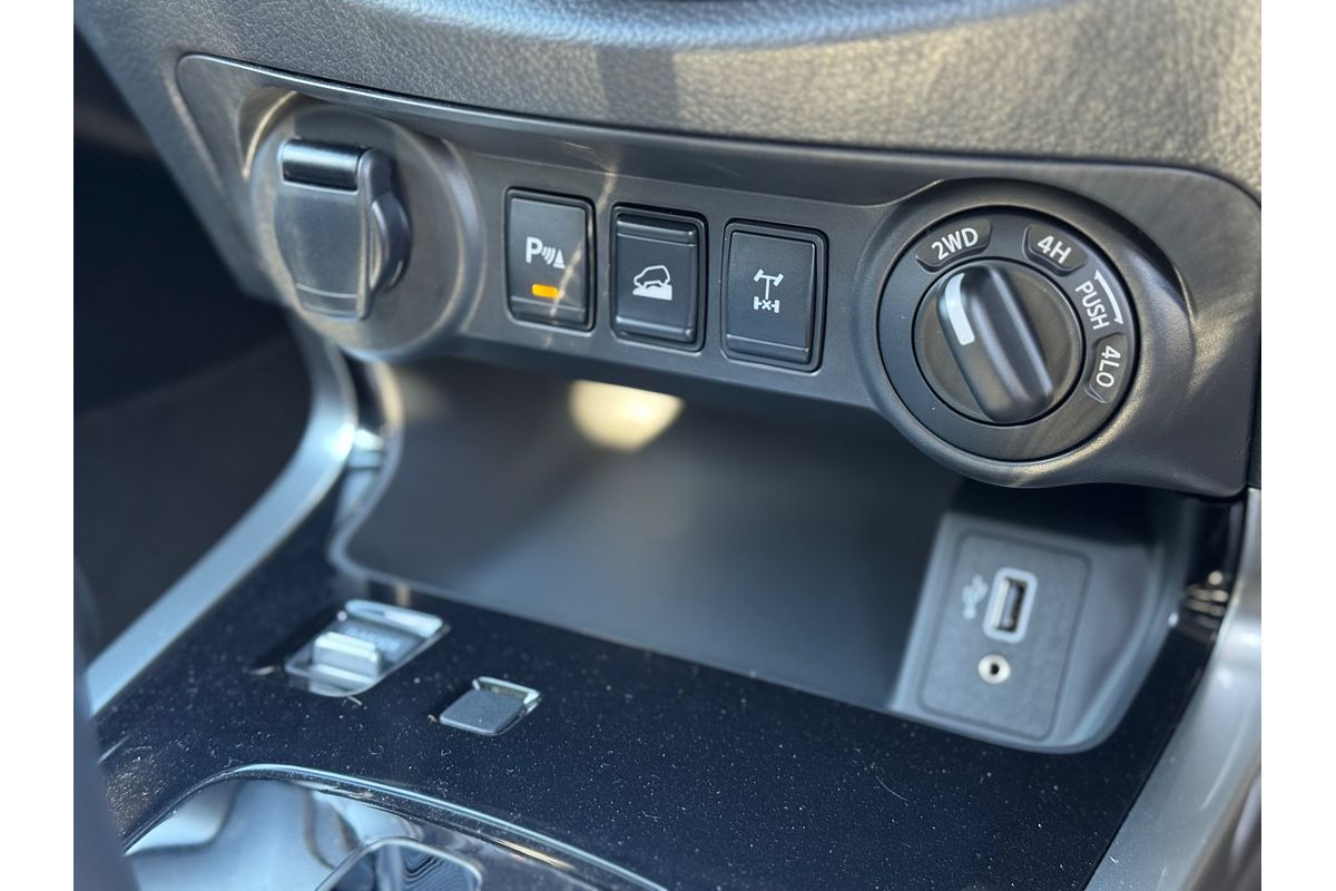 2025 Nissan Navara ST-X D23 4X4