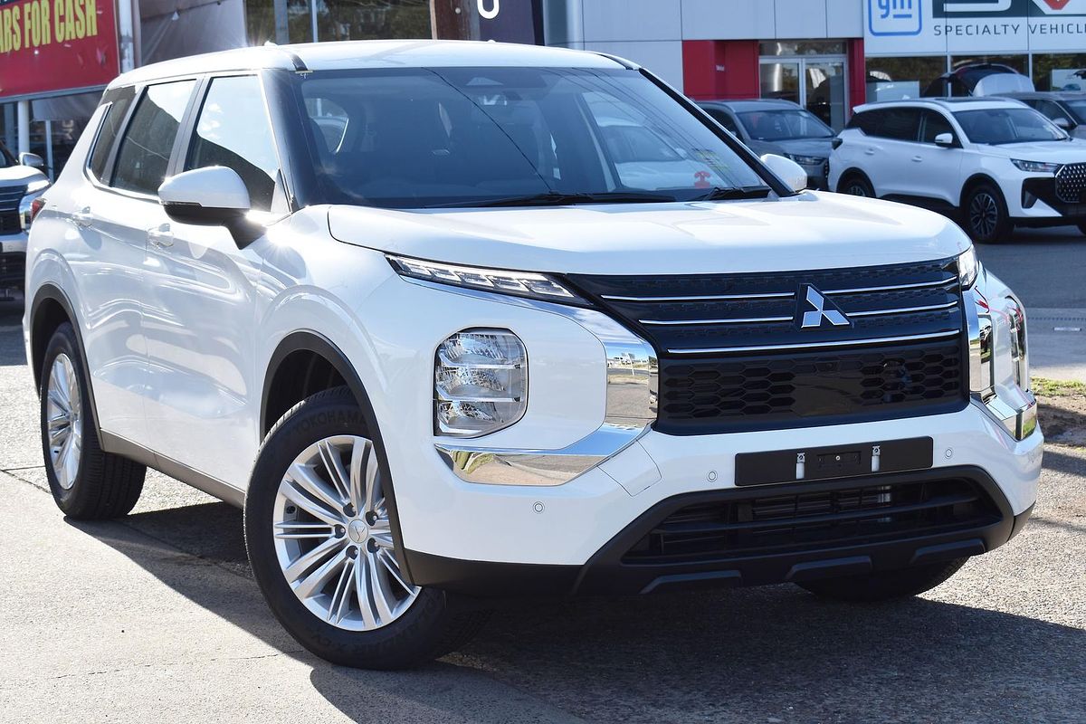 2024 Mitsubishi Outlander ES ZM