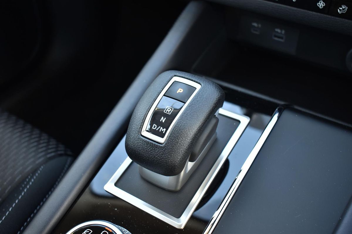 2024 Mitsubishi Outlander ES ZM