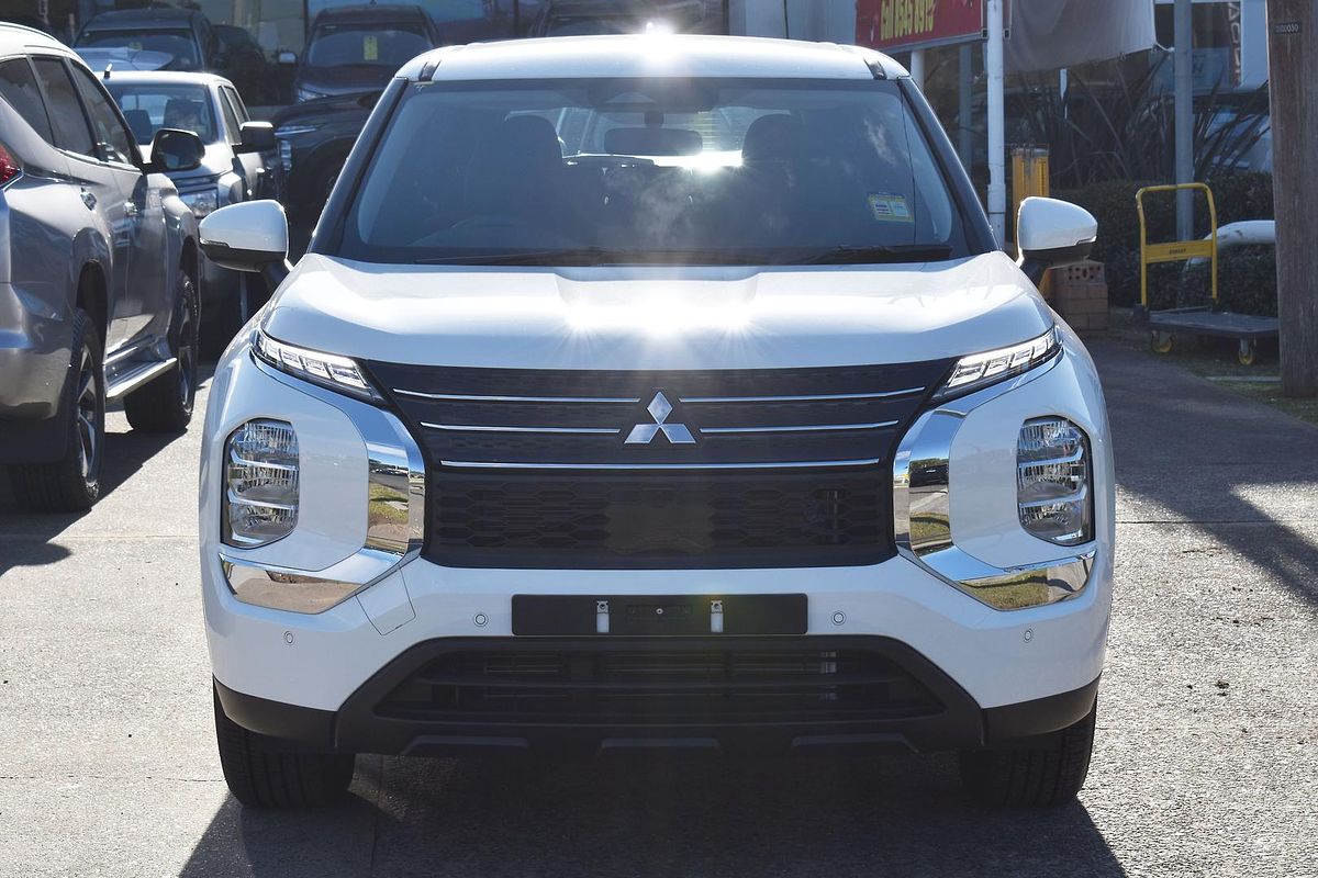 2024 Mitsubishi Outlander ES ZM