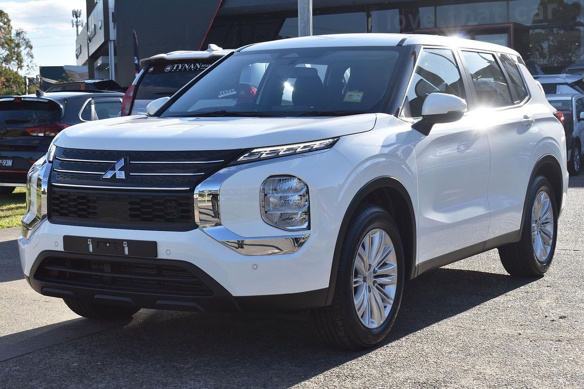 2024 Mitsubishi Outlander ES ZM