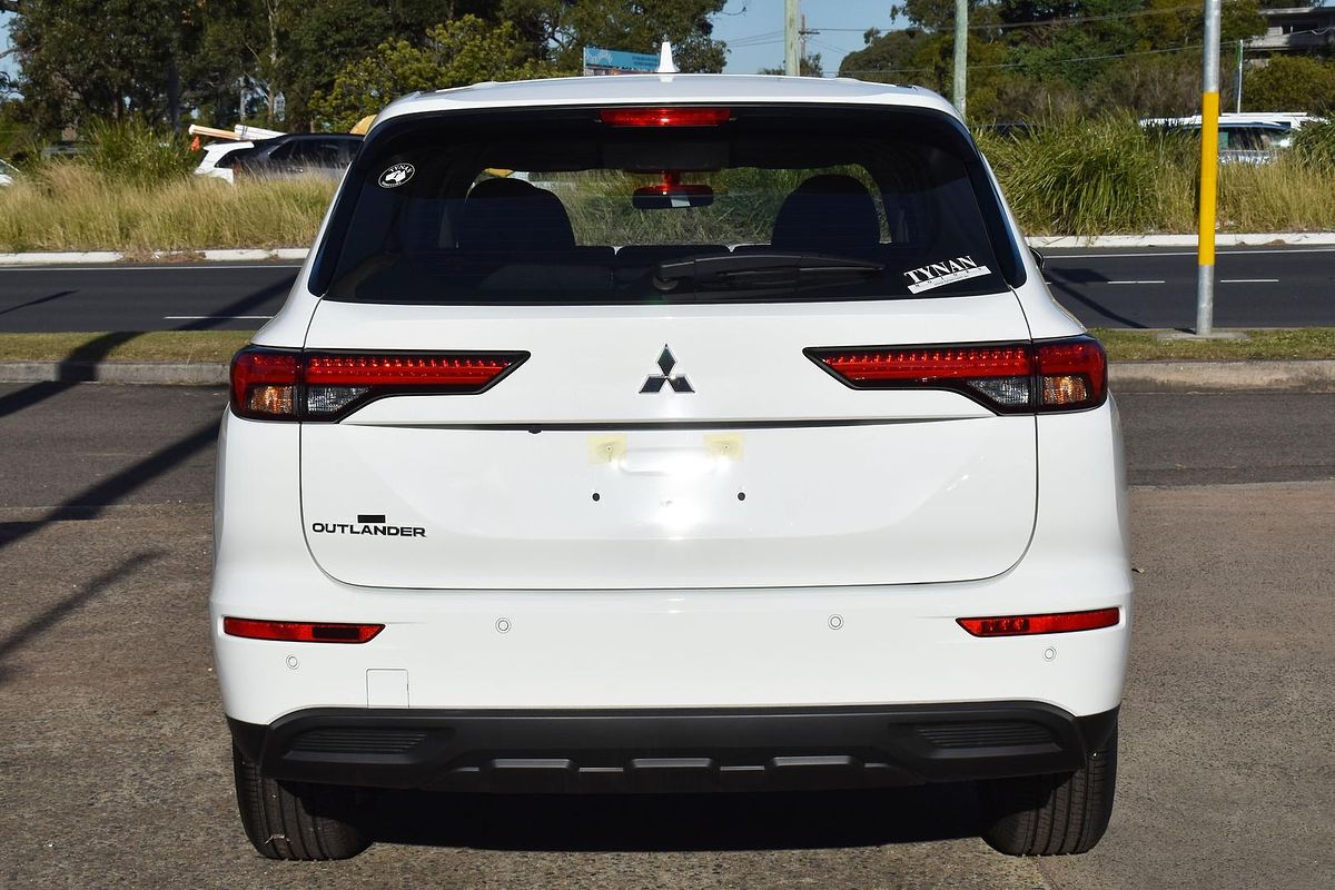 2024 Mitsubishi Outlander ES ZM