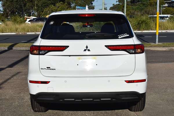 2024 Mitsubishi Outlander ES ZM