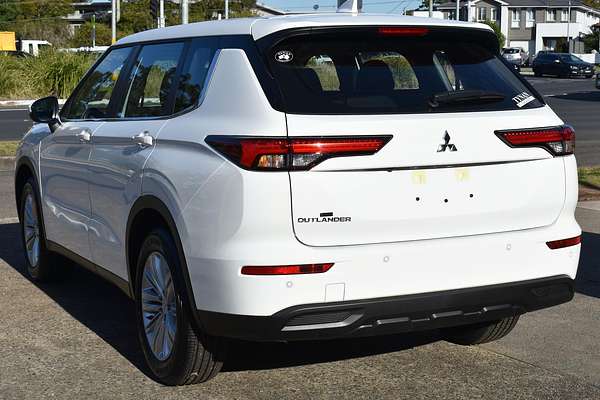 2024 Mitsubishi Outlander ES ZM