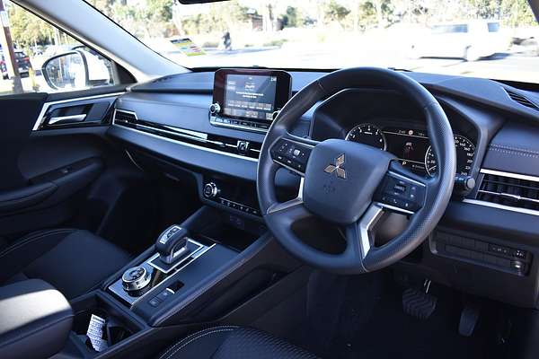 2024 Mitsubishi Outlander ES ZM