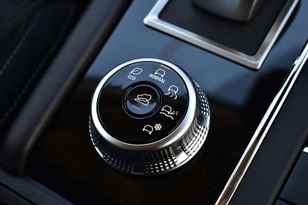 2024 Mitsubishi Outlander ES ZM