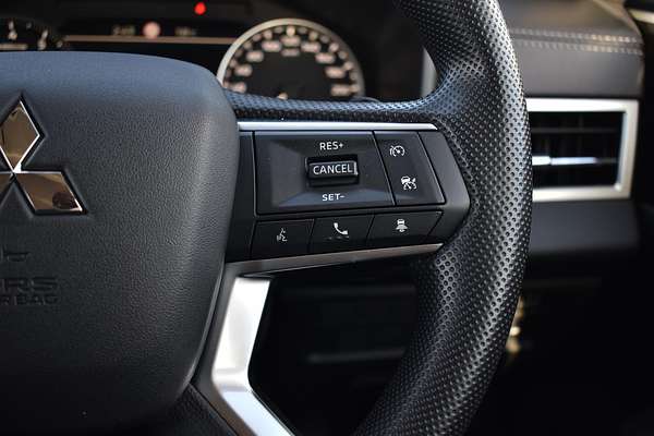 2024 Mitsubishi Outlander ES ZM