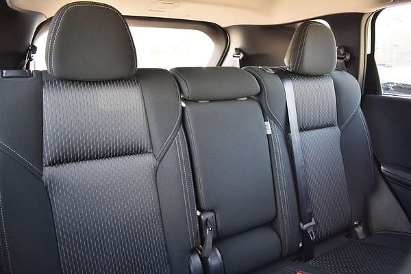 2024 Mitsubishi Outlander ES ZM