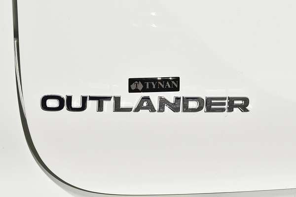 2024 Mitsubishi Outlander ES ZM