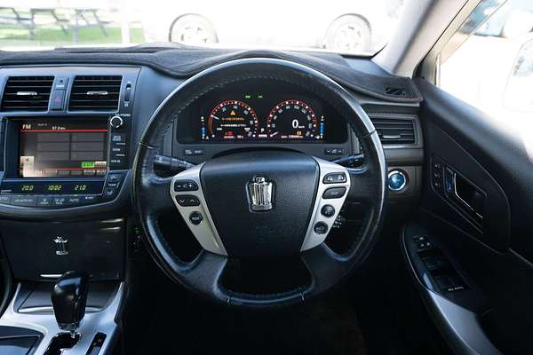 2010 Toyota Crown MAJESTA (HYBRID) GWS204