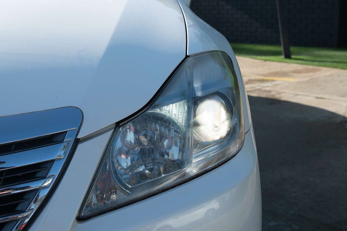 2010 Toyota Crown MAJESTA (HYBRID) GWS204