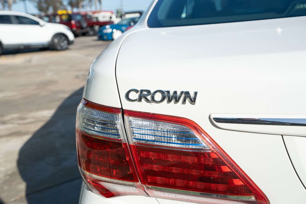 2010 Toyota Crown MAJESTA (HYBRID) GWS204