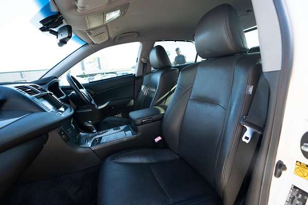 2010 Toyota Crown MAJESTA (HYBRID) GWS204