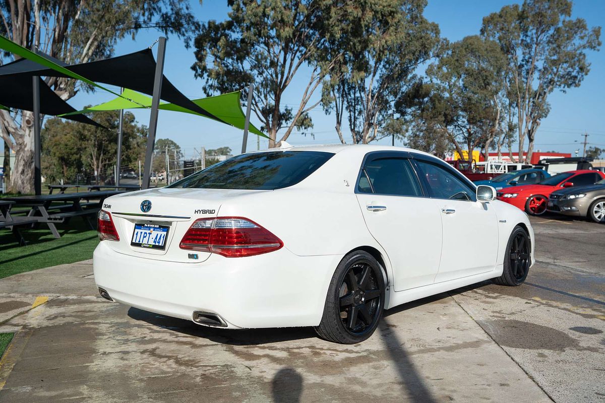 2010 Toyota Crown MAJESTA (HYBRID) GWS204