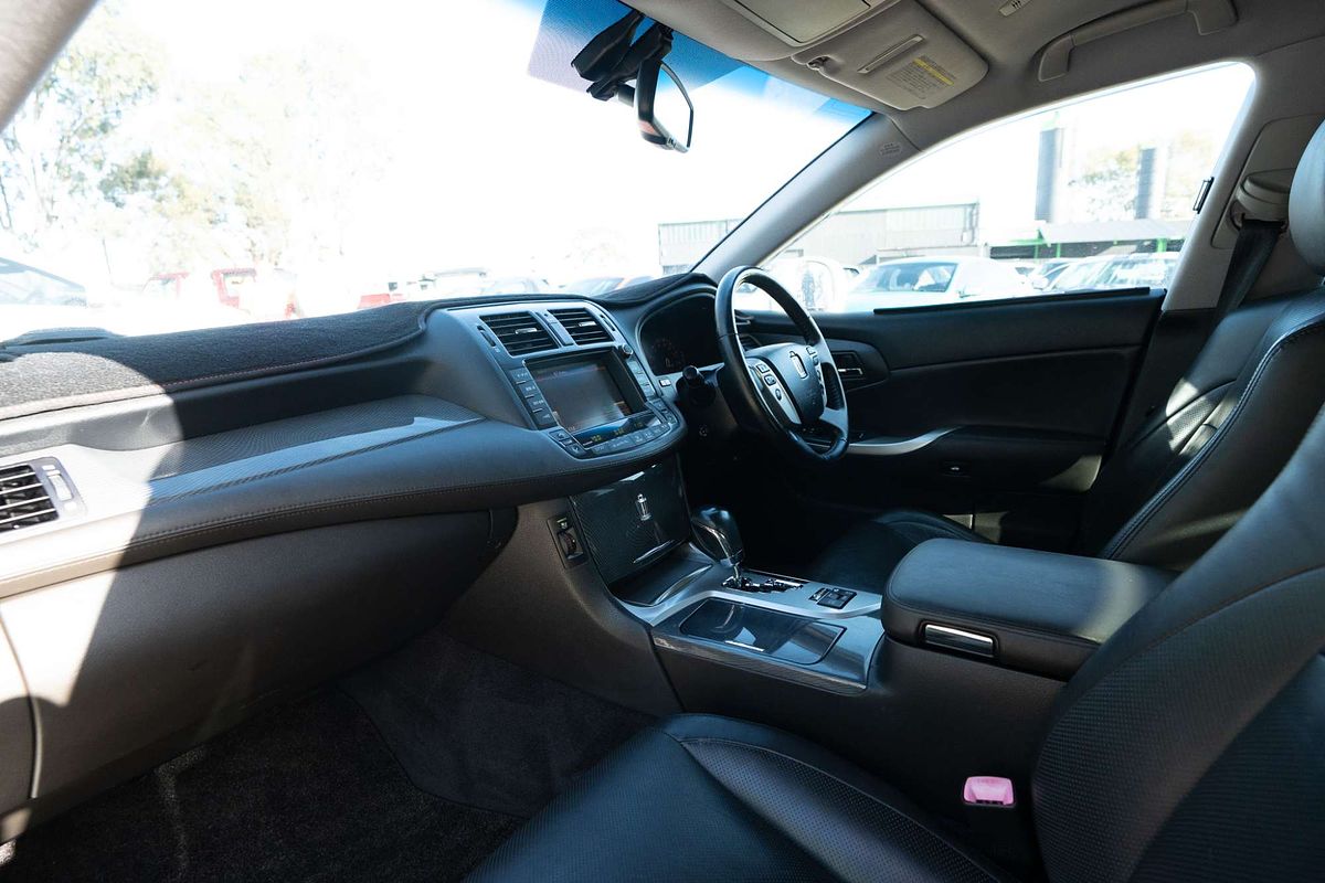2010 Toyota Crown MAJESTA (HYBRID) GWS204