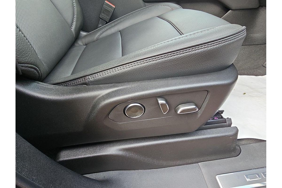 2025 GMC Yukon Denali T1