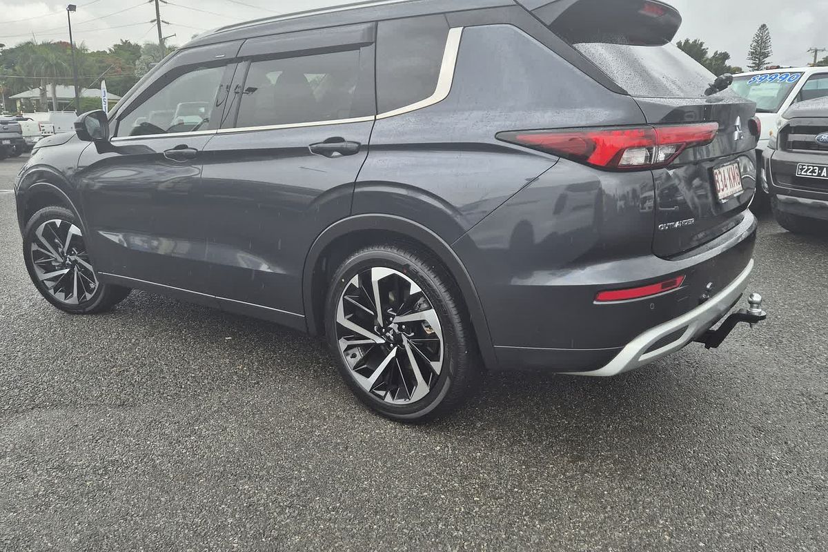 2024 Mitsubishi Outlander Exceed ZM