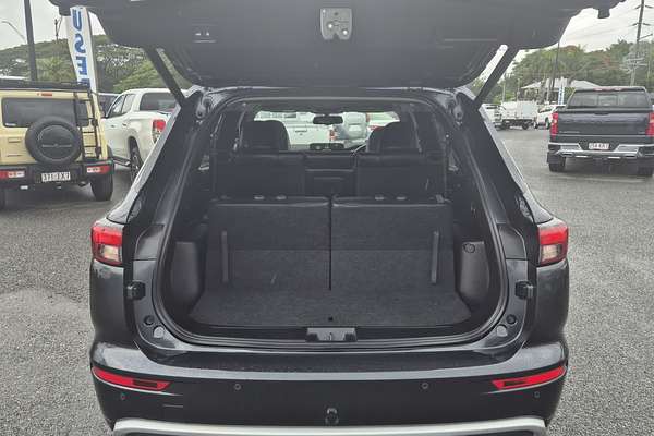 2024 Mitsubishi Outlander Exceed ZM