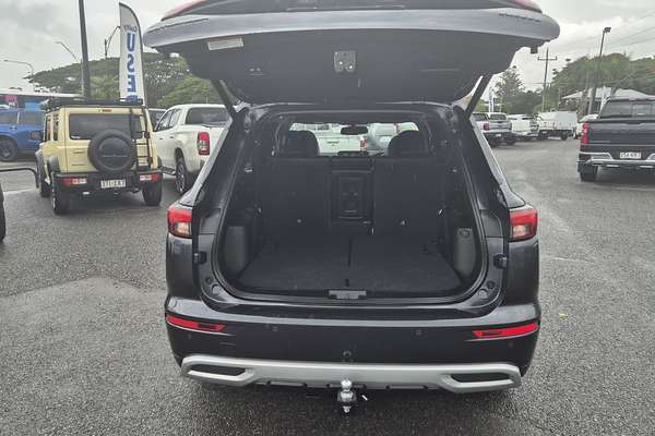 2024 Mitsubishi Outlander Exceed ZM