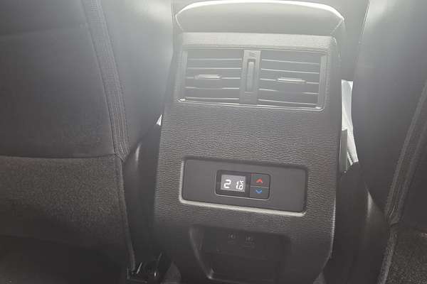2024 Mitsubishi Outlander Exceed ZM