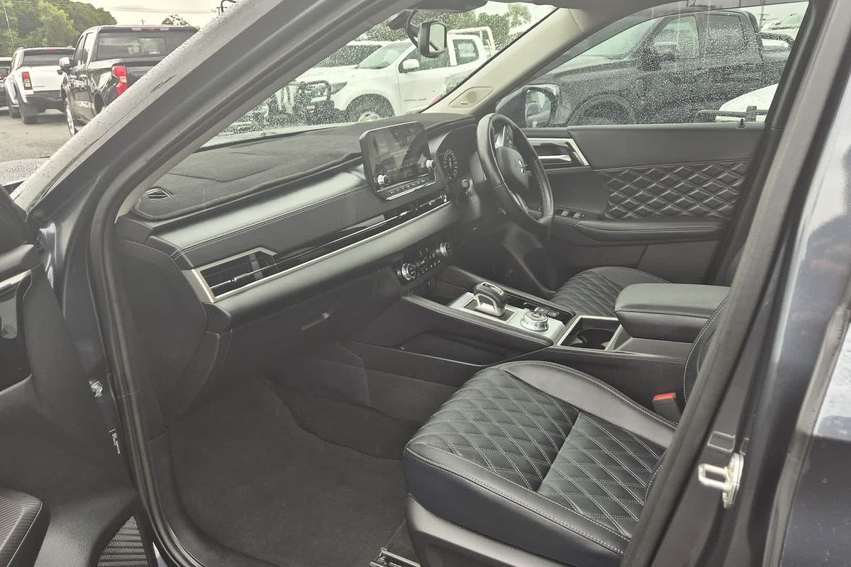 2024 Mitsubishi Outlander Exceed ZM