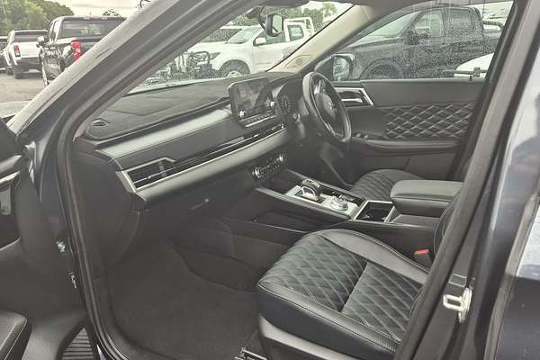 2024 Mitsubishi Outlander Exceed ZM