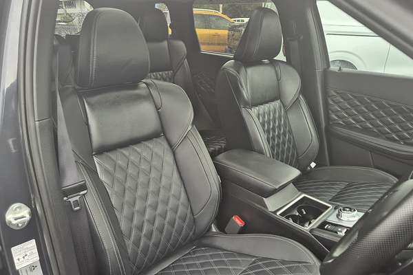 2024 Mitsubishi Outlander Exceed ZM