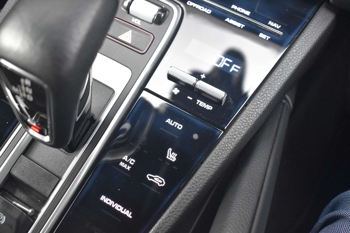 2018 Porsche Cayenne E-Hybrid 9YA
