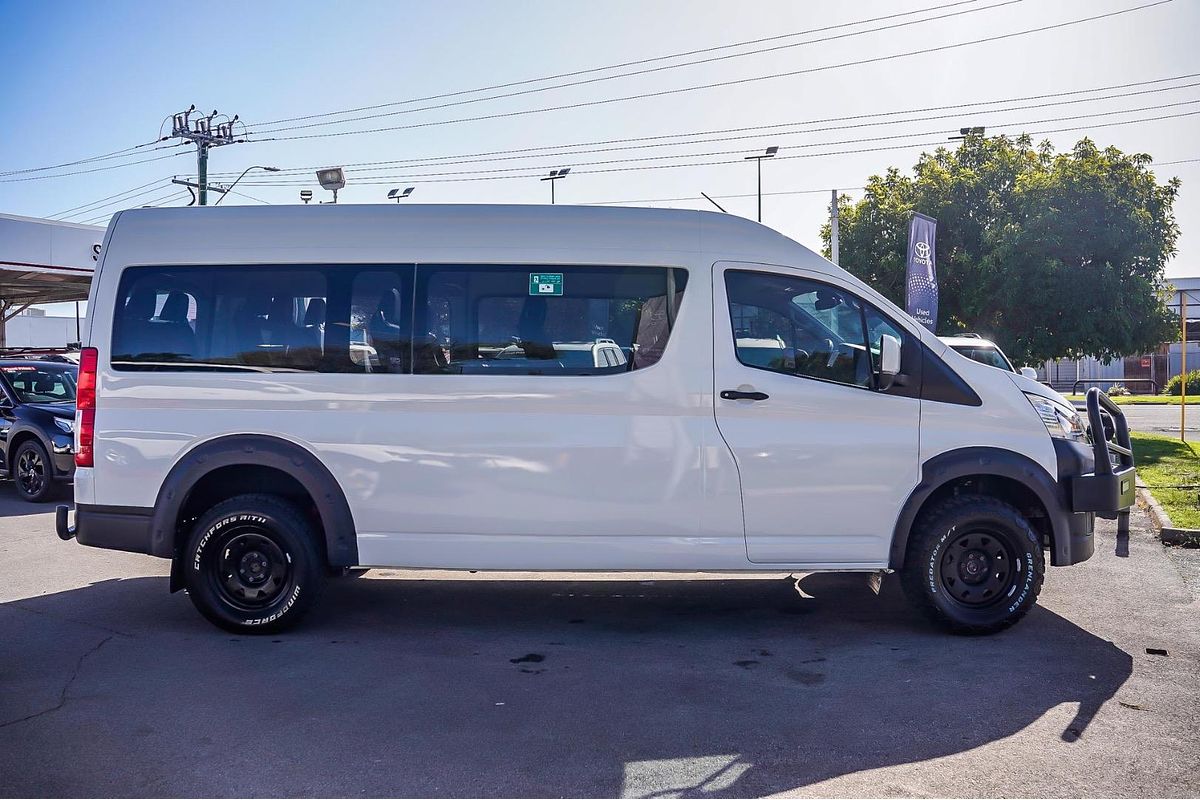 2021 Toyota Hiace Commuter GDH322R