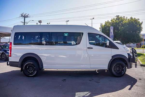 2021 Toyota Hiace Commuter GDH322R