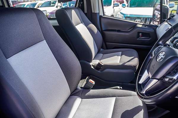 2021 Toyota Hiace Commuter GDH322R