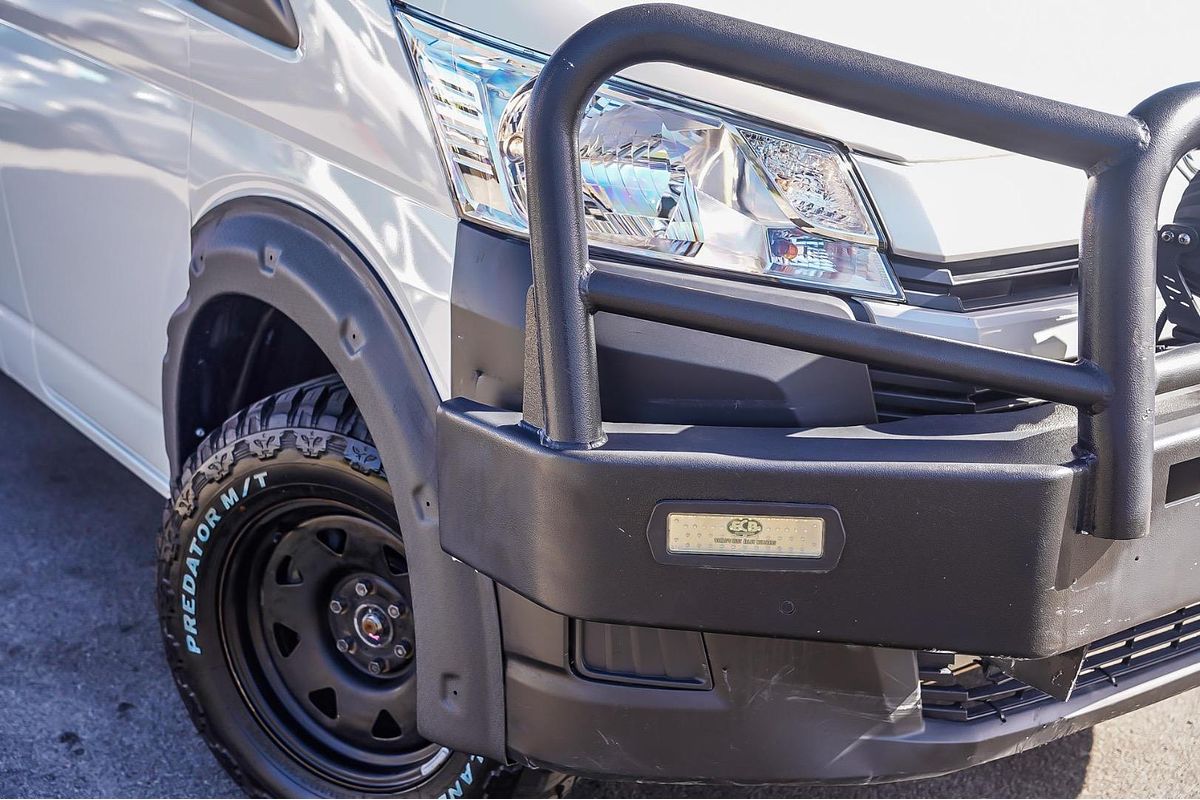 2021 Toyota Hiace Commuter GDH322R