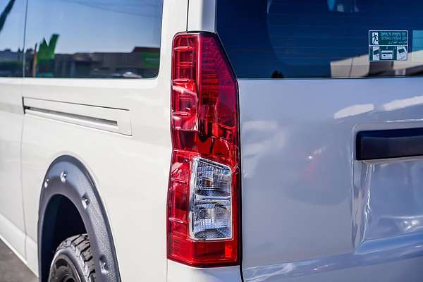 2021 Toyota Hiace Commuter GDH322R