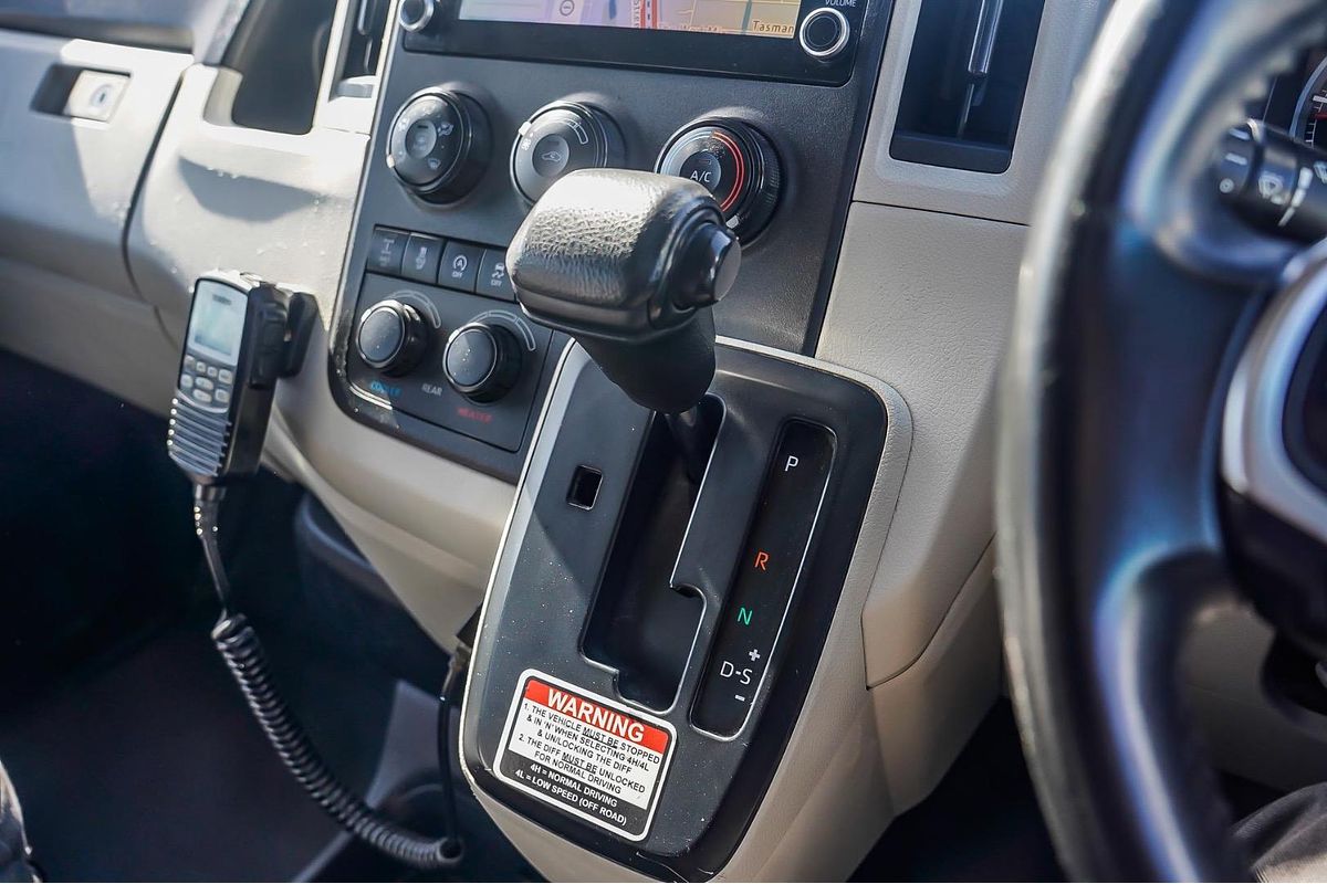 2021 Toyota Hiace Commuter GDH322R