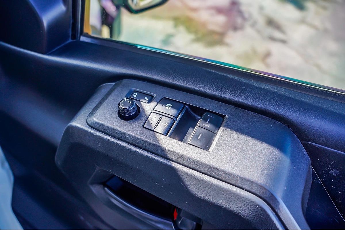 2021 Toyota Hiace Commuter GDH322R