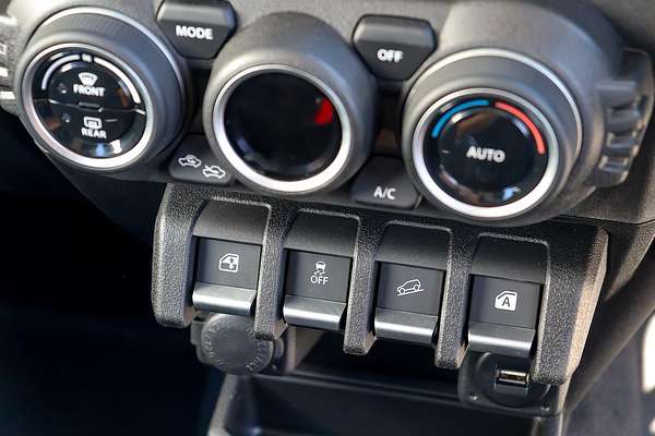2025 Suzuki Jimny