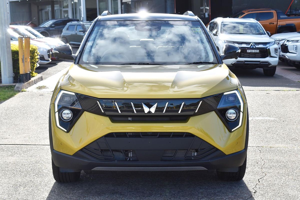 2025 Mahindra XUV3XO AX7L