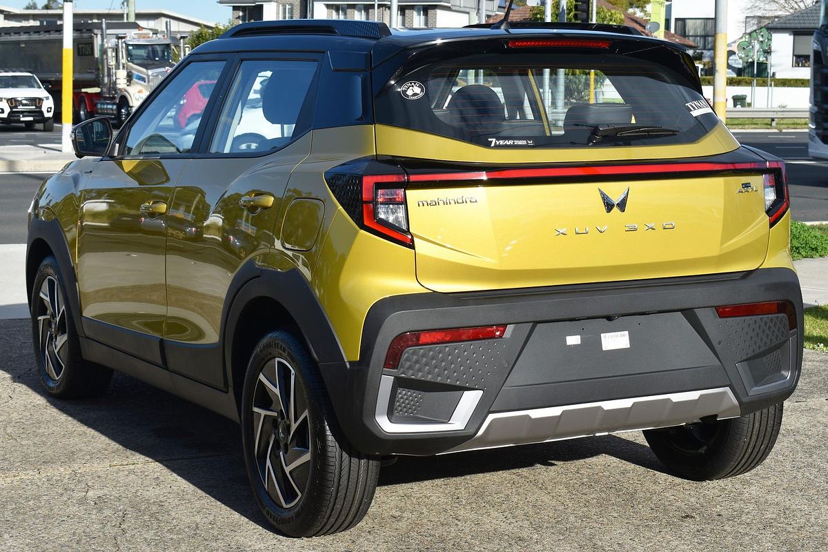 2025 Mahindra XUV3XO AX7L