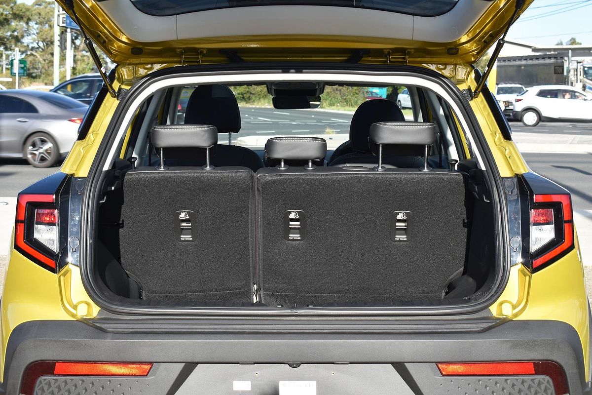 2025 Mahindra XUV3XO AX7L