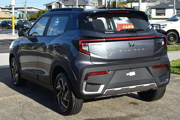 2025 Mahindra XUV3XO AX7L