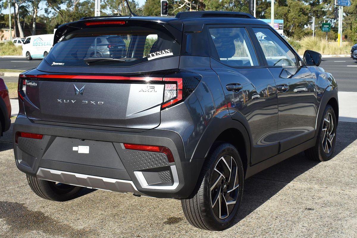 2025 Mahindra XUV3XO AX7L
