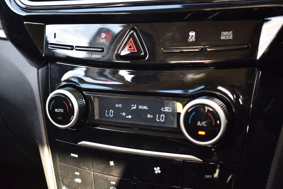 2025 Mahindra XUV3XO AX7L