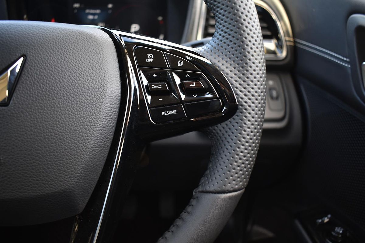 2025 Mahindra XUV3XO AX7L