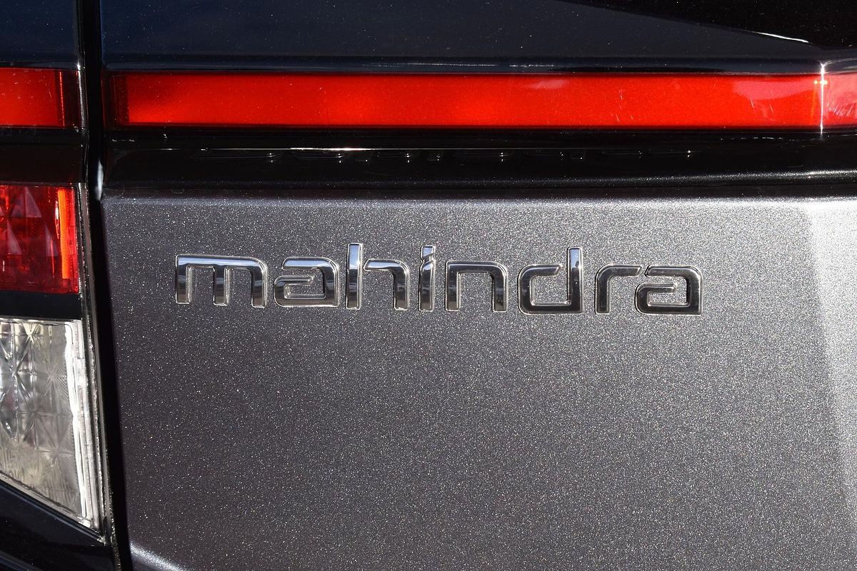 2025 Mahindra XUV3XO AX7L