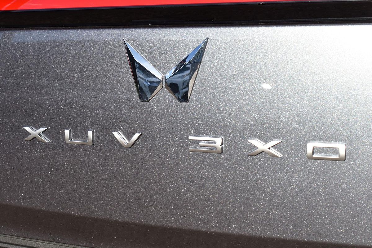 2025 Mahindra XUV3XO AX7L